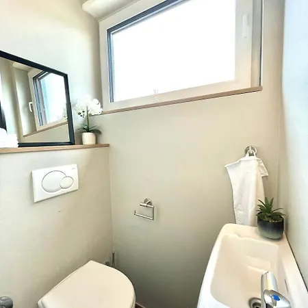 Penthouse Wohnung Mit Schoenem Moselblick In Metternich Koblenz  Exterior foto
