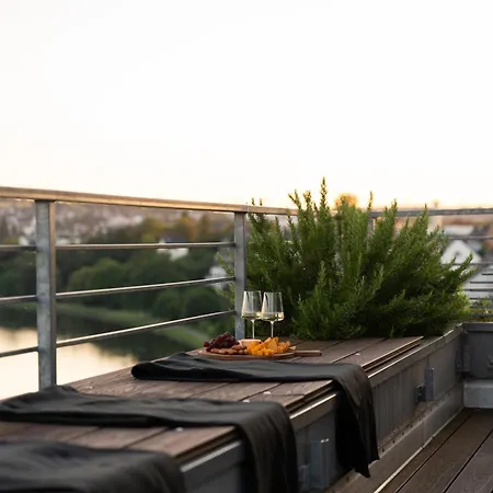 Penthouse Wohnung Mit Schoenem Moselblick In Metternich Koblenz  Exterior foto