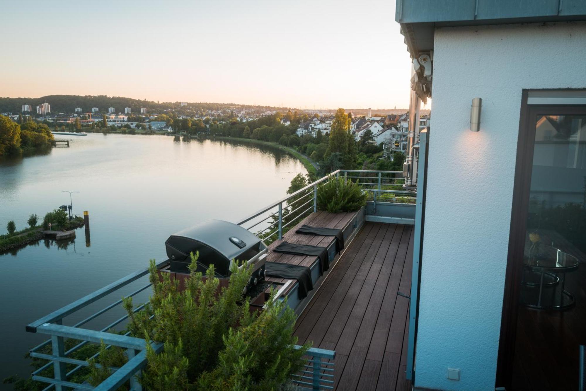 Penthouse Mit Schoenem Moselblick In Metternich Apartment